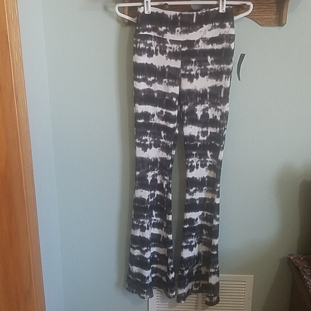 No Boundaries lounge pants